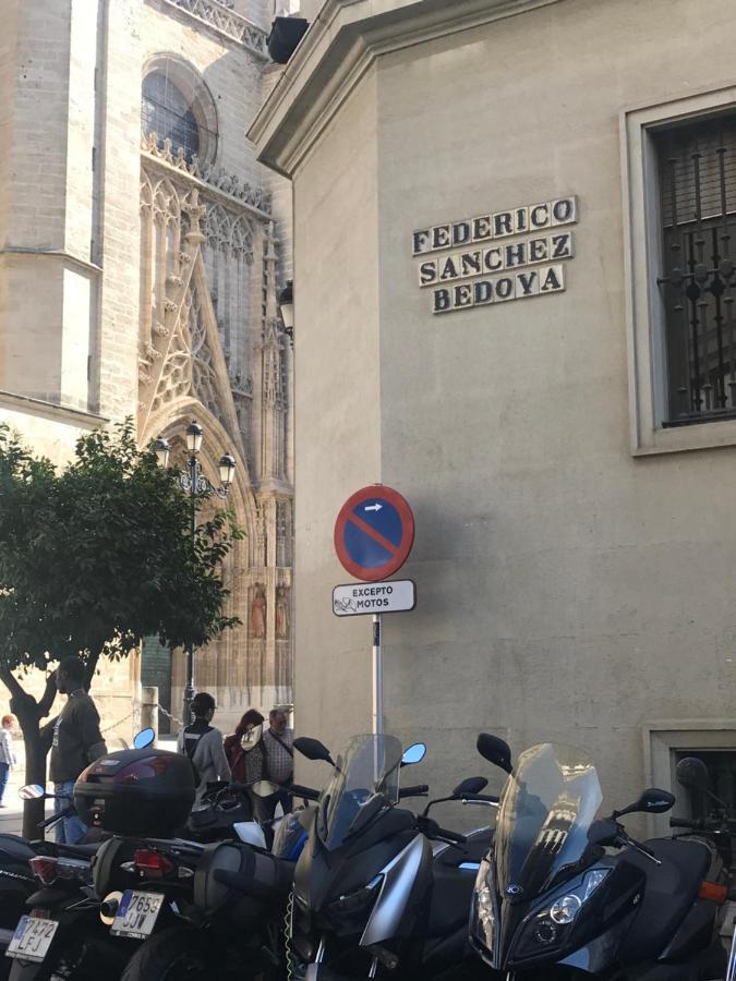 Apartamento A 60 Metros De La Catedral Sevilla Bagian luar foto